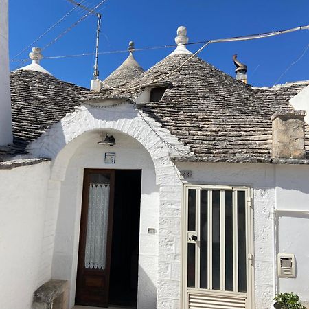 شقة A Due Passi Dal Centro - Trullo ألبيروبيللو المظهر الخارجي الصورة